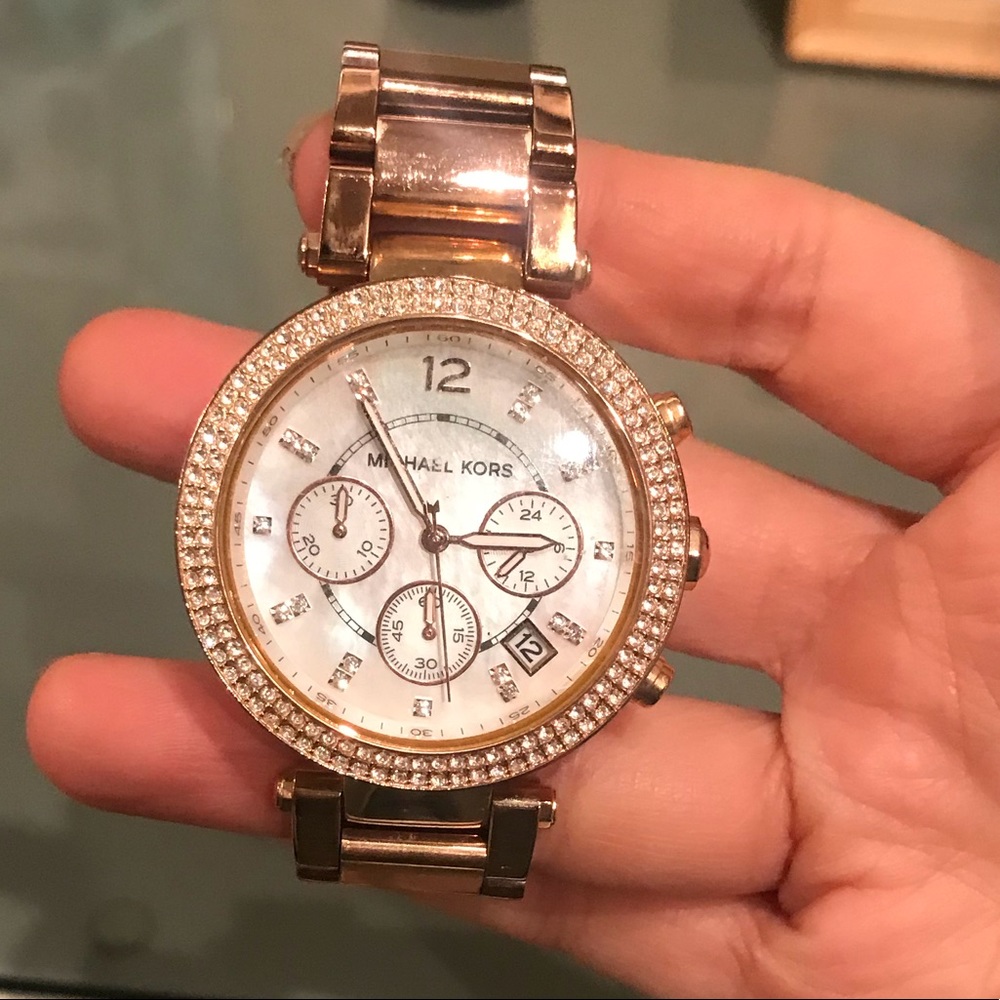 MICHAEL KORS ROSE GOLD WATCH